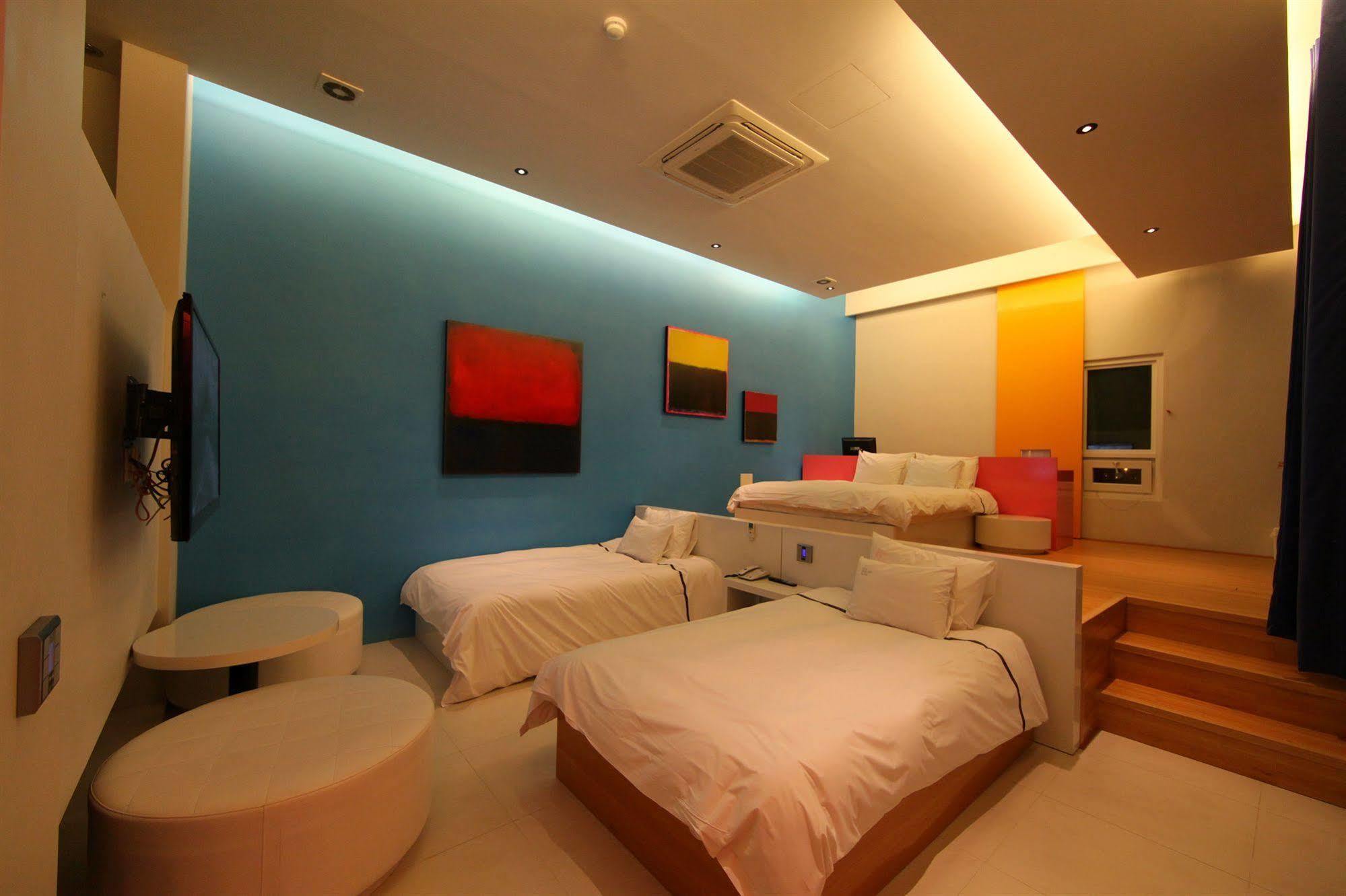Hotel Oscar Suite Gunsan Extérieur photo